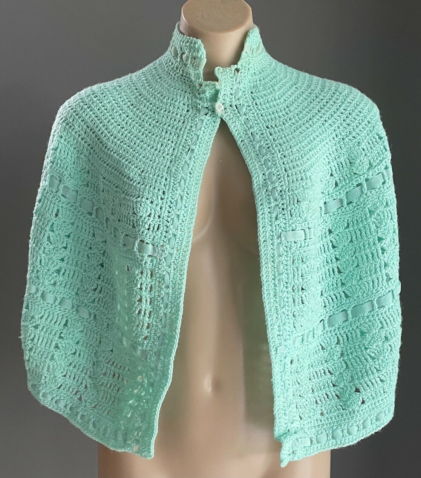 Vintage Crochet Knit Cape Over the Shoulder Handmade Mint Green Size 10 12 Shawl