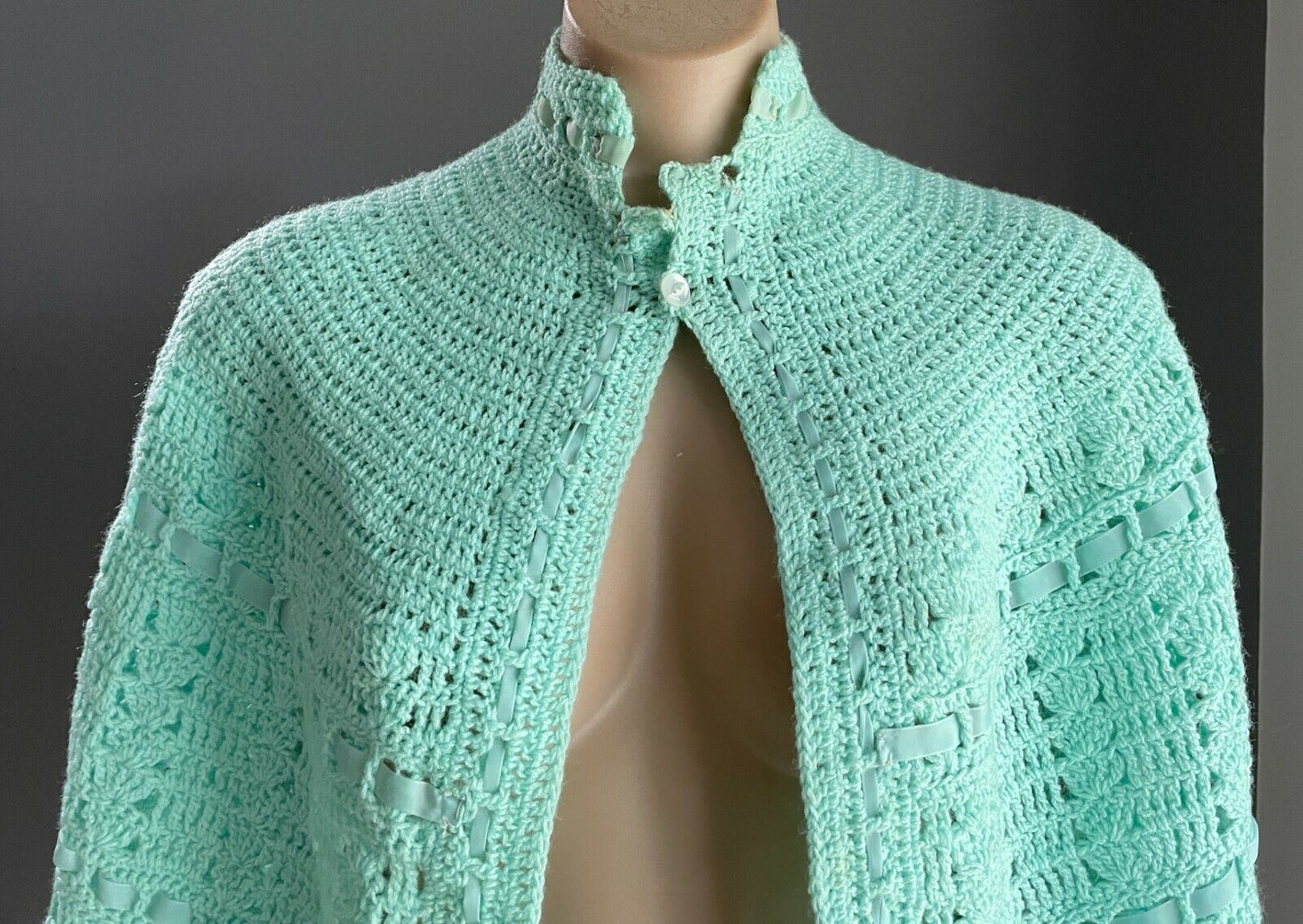 Vintage Crochet Knit Cape Over the Shoulder Handmade Mint Green Size 10 12 Shawl