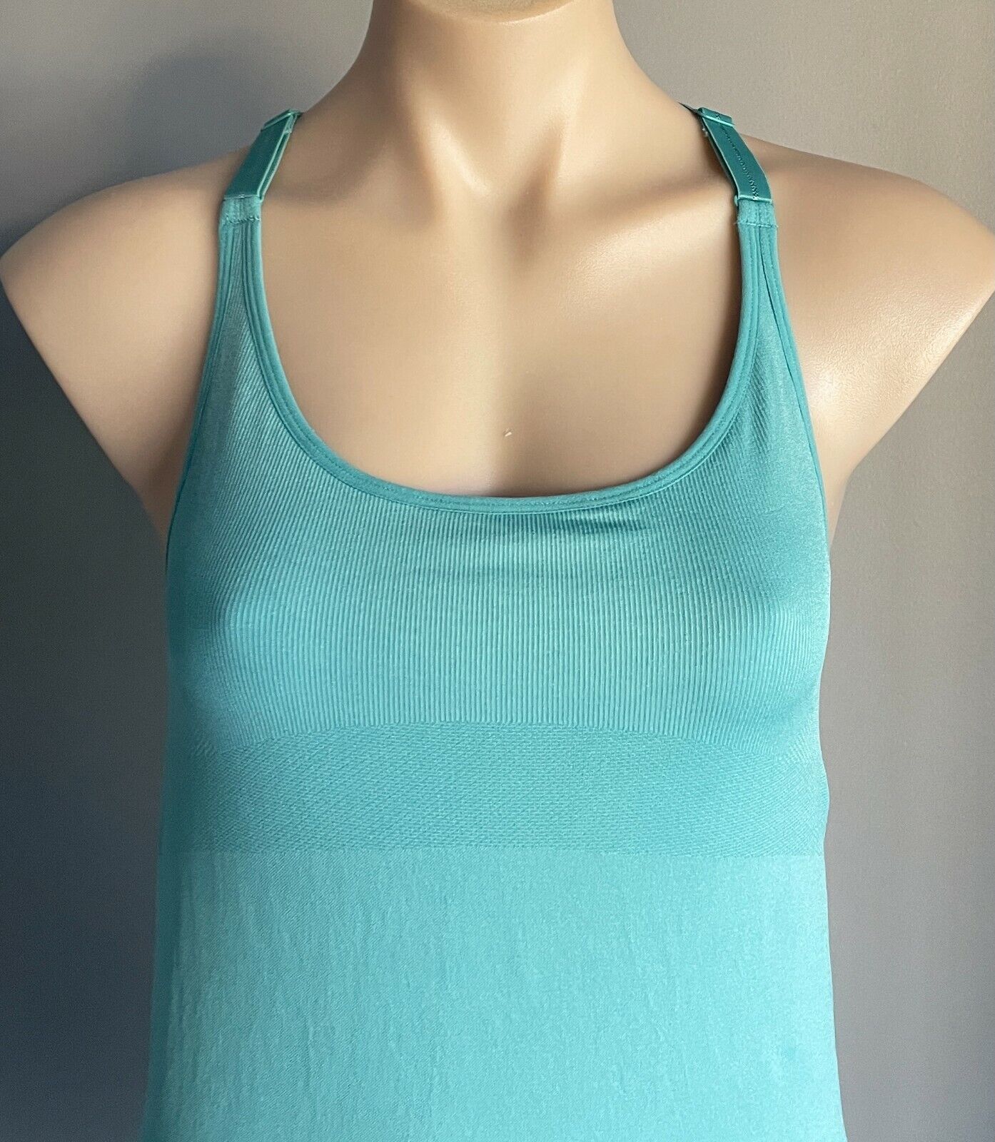 ASICS Tank Top Green Seamless Racer Back Adjustable Strap Stretch Sports Sz L 10