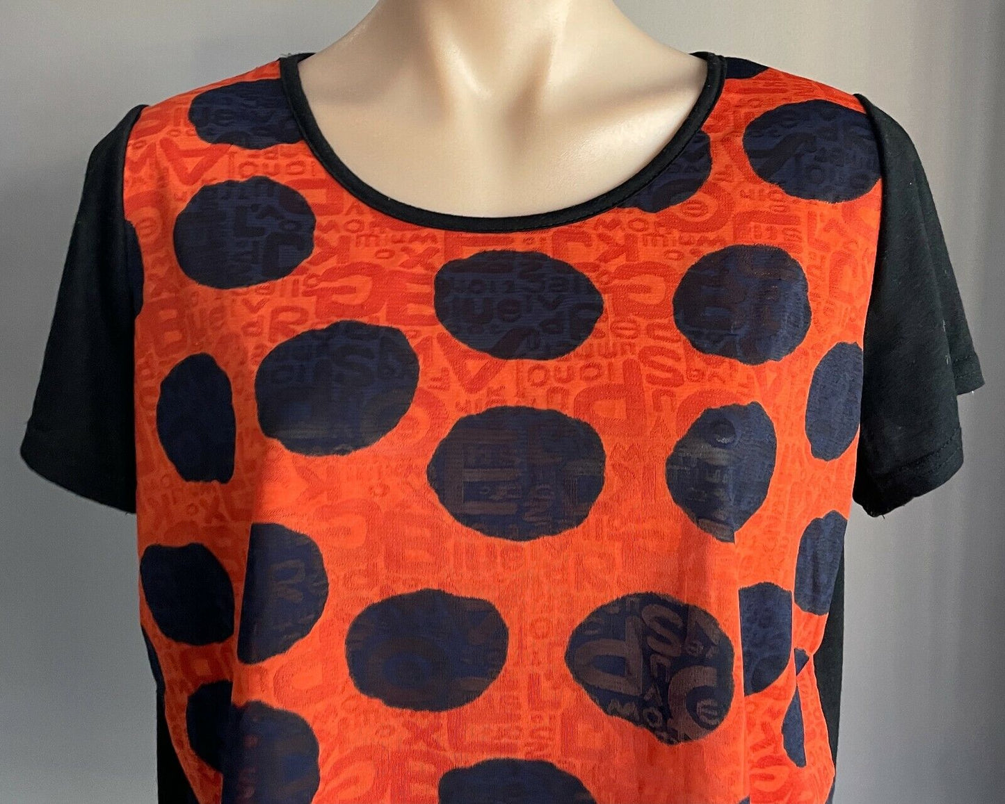 HOURGLASS Black Short Sleeve T-Shirt w Orange & Navy Print Top Ladies Sz M 12 14