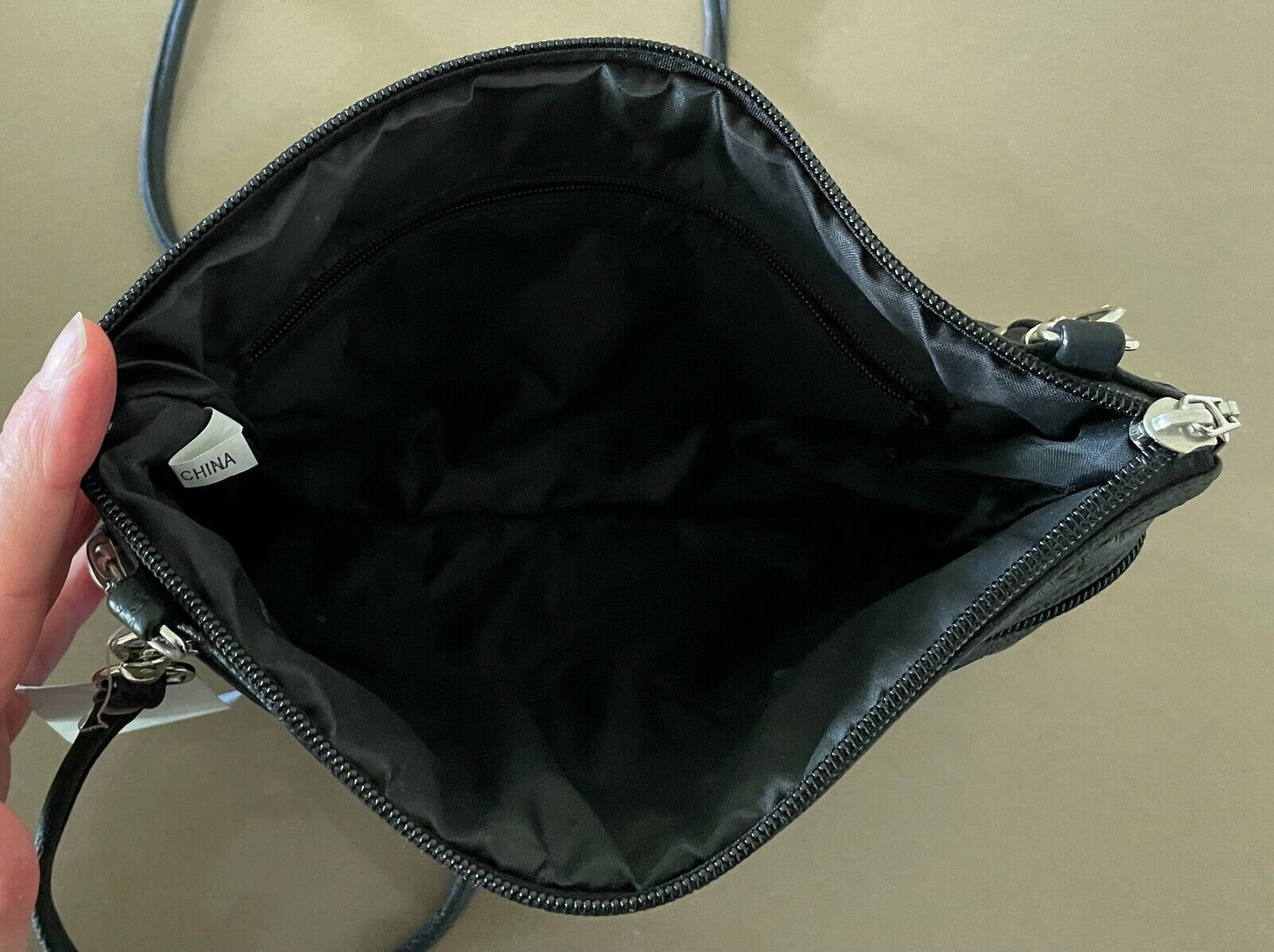 Black Crossbody Bag Patchwork Pleather 2 Front Zip Pockets & Top Shoulder NEW