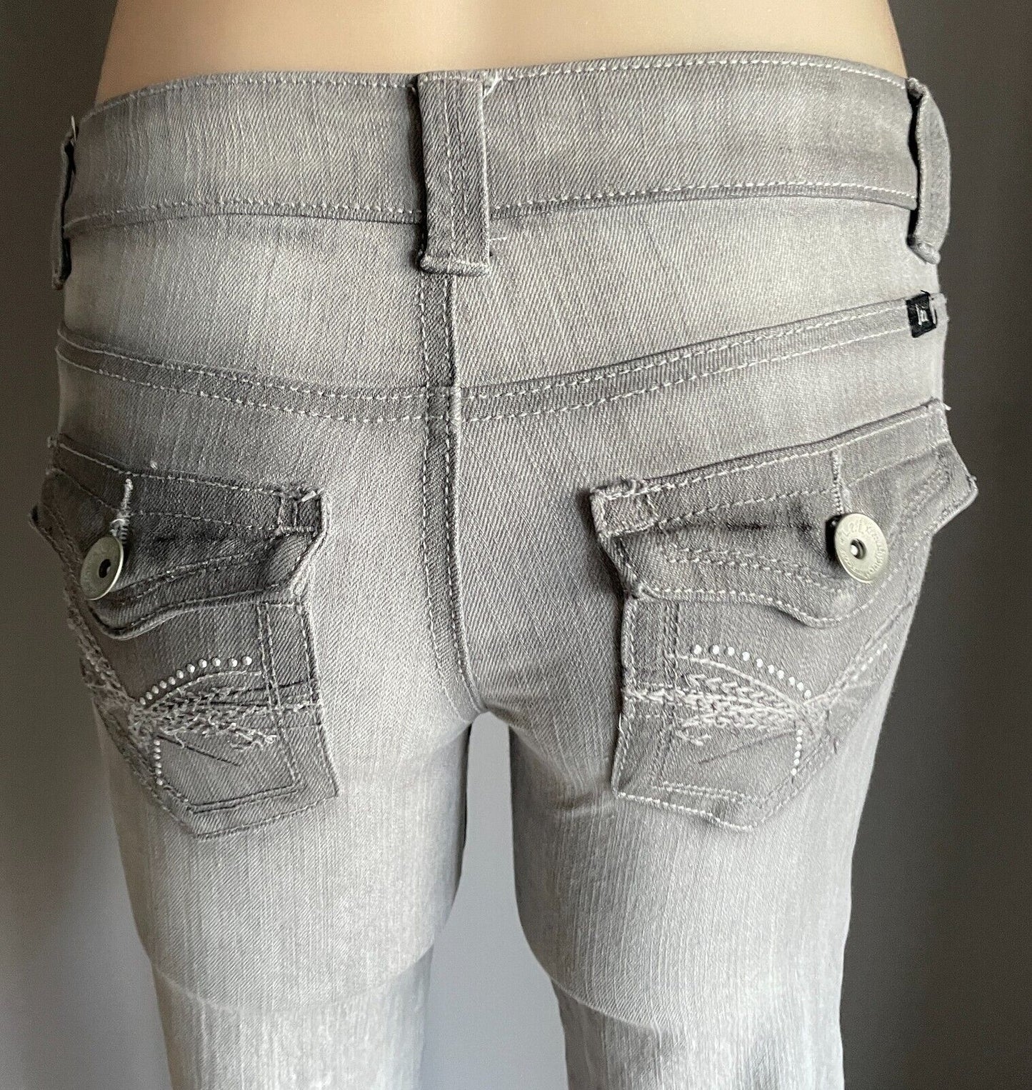 Denim Jeans  L.E.I  "Ashley Louise" Grey Wash Skinny Leg Long Size 8 10 LEI