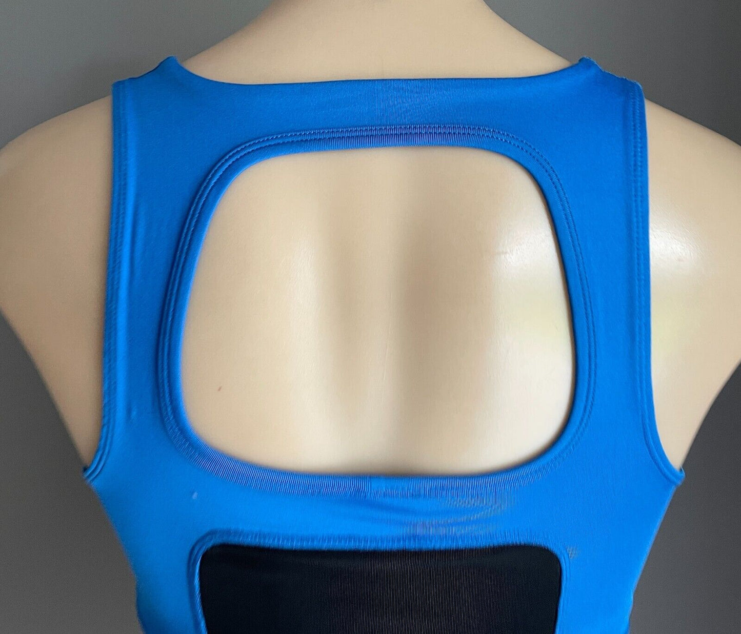 LES MILLS Tank Top Blue Black Trim Sleeveless Cut Out Back Stretch Sports Sz 10