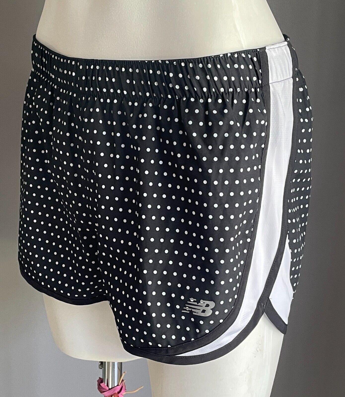 NEW BALANCE Running Shorts Black & White Polka Dot Elastic Waist Sz XS 8 NEW