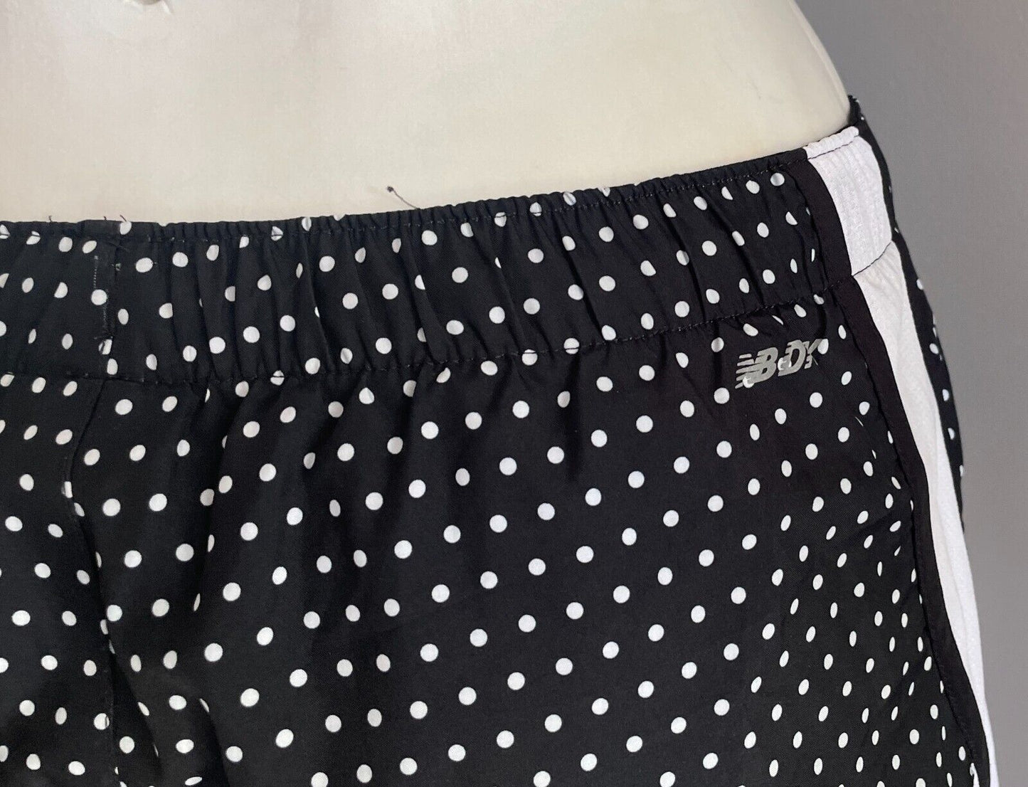 NEW BALANCE Running Shorts Black & White Polka Dot Elastic Waist Sz XS 8 NEW