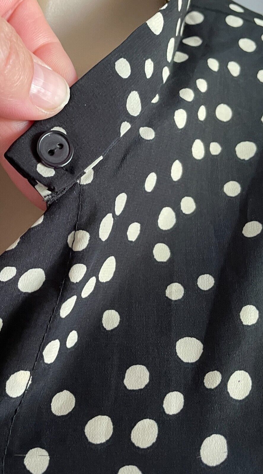 SES Shirt Dolman Sleeve Black & Off White Polka Dot Button Front Roll Tab Sz 10