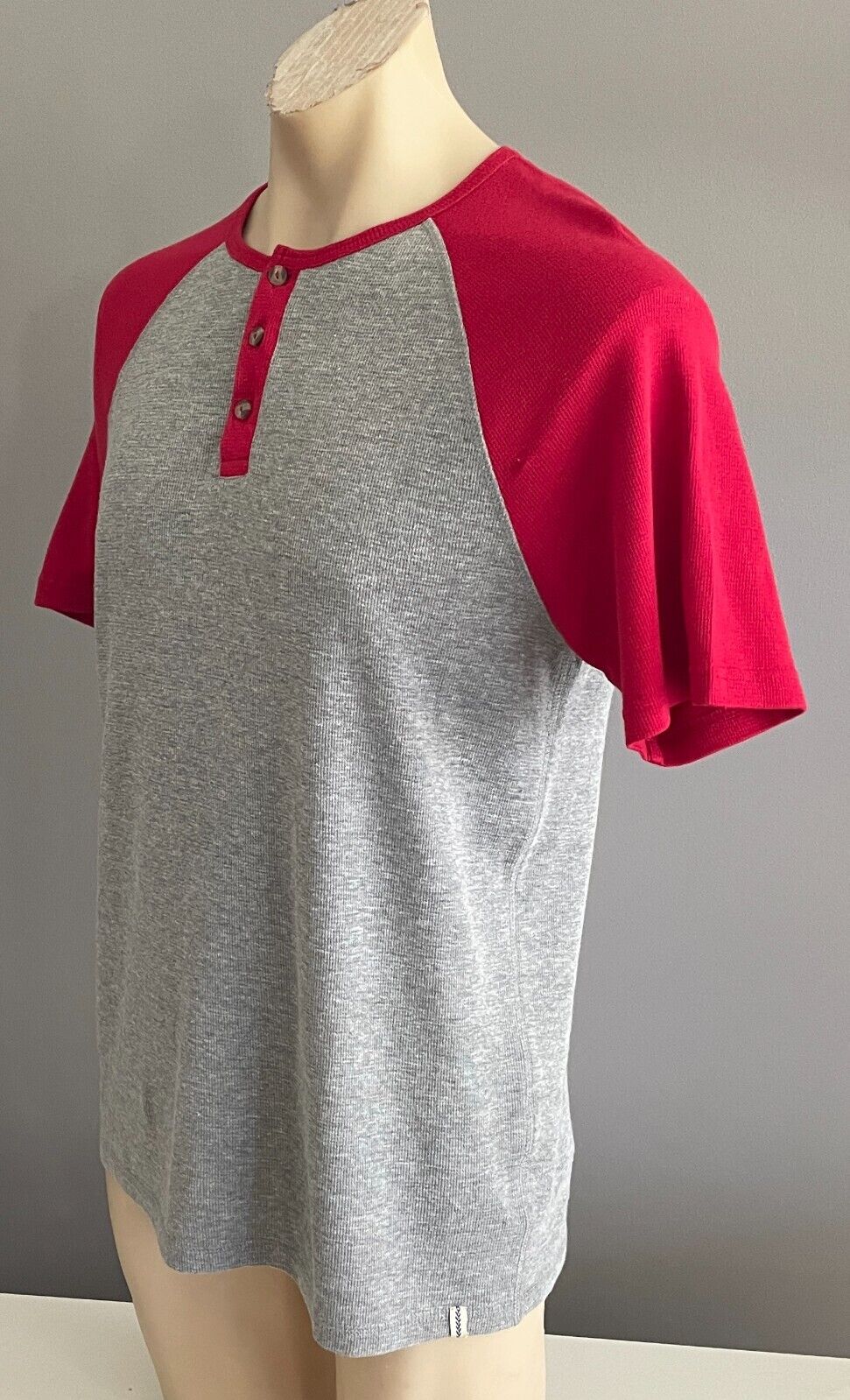 Mens B COLLECTION T Shirt Red & Grey Waffle Fabric Henley Short Sleeve Tee Sz S