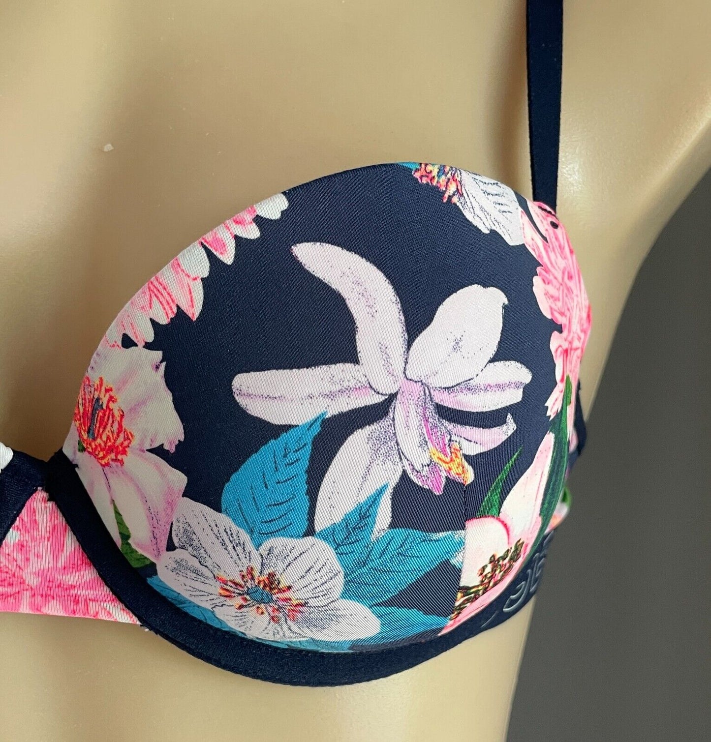BONDS Navy Floral Underwire T-Shirt Bra Bonds Logo Band Adjustable Straps Sz 14B