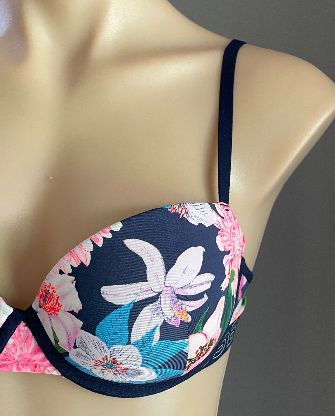 BONDS Navy Floral Underwire T-Shirt Bra Bonds Logo Band Adjustable Straps Sz 14B