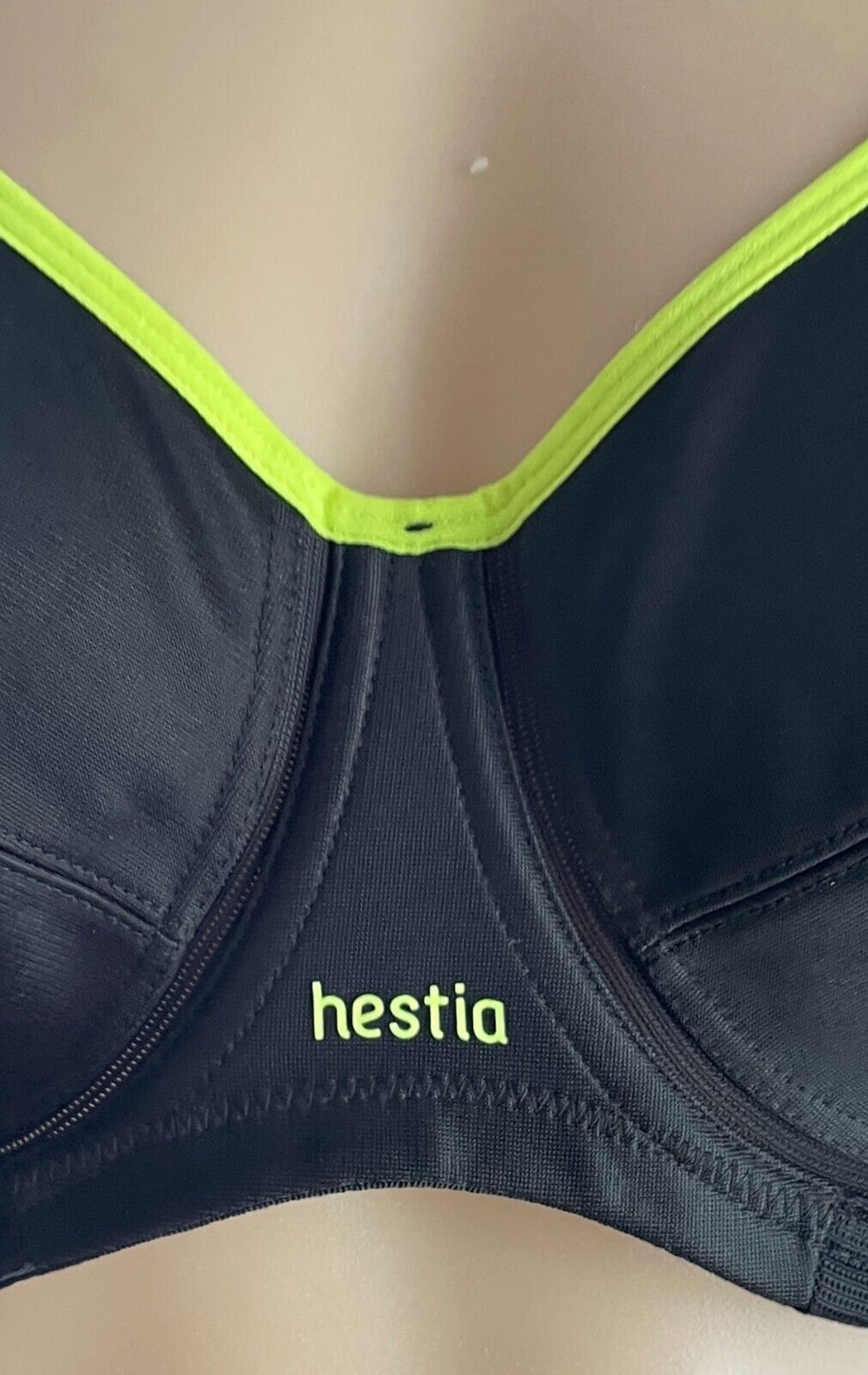 HESTIA "Energize" Bra 16C Black Underwire Sports Bra Neon and Silver Trim 16 C