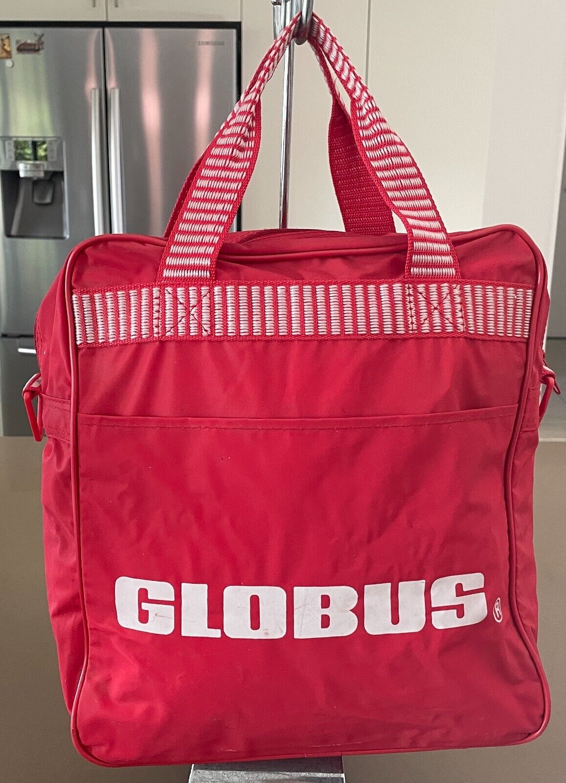 Vintage GLOBUS HOLIDAYS Red & White Trim PVC Carry On/Travel Double Bag Handles
