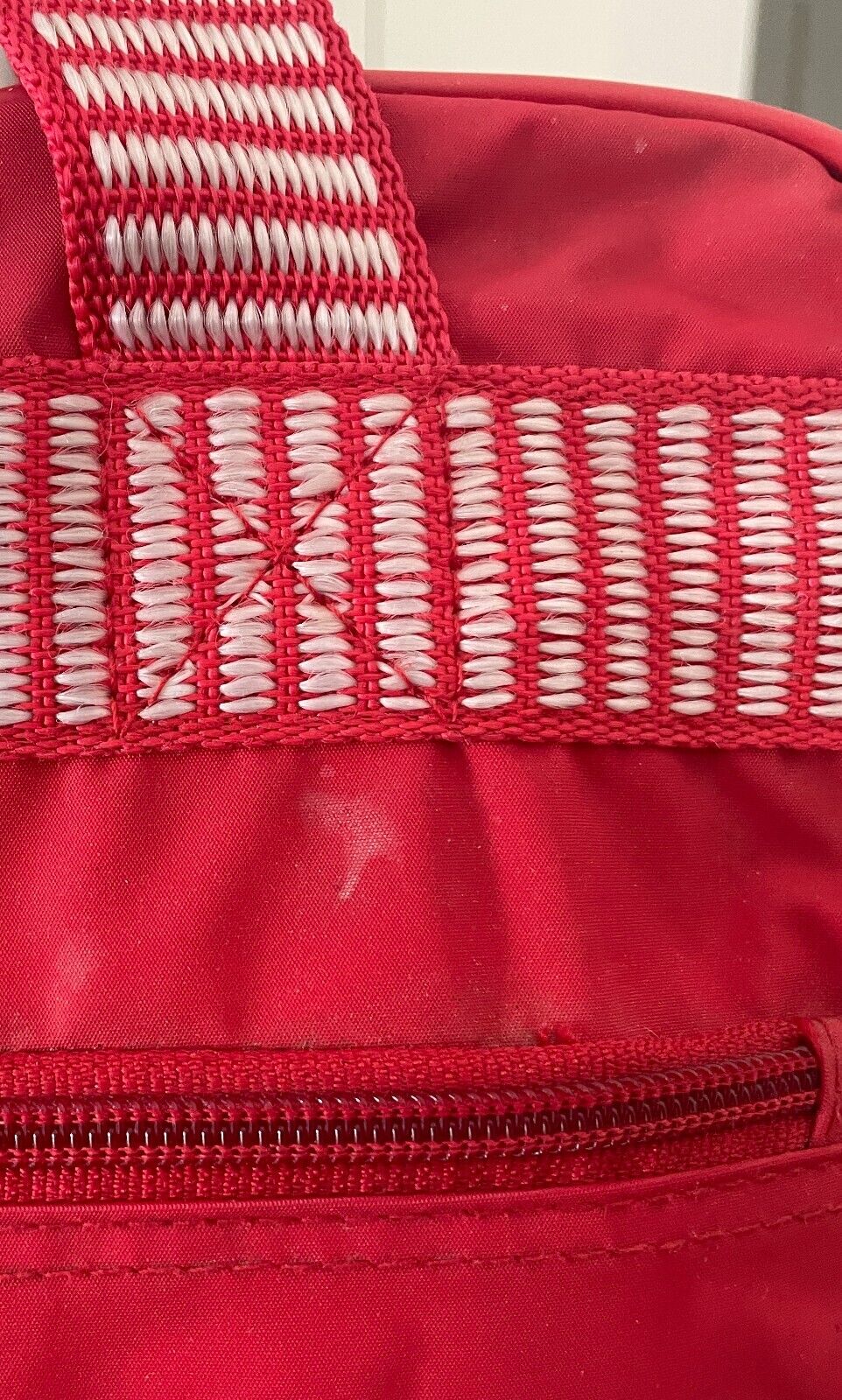 Vintage GLOBUS HOLIDAYS Red & White Trim PVC Carry On/Travel Double Bag Handles