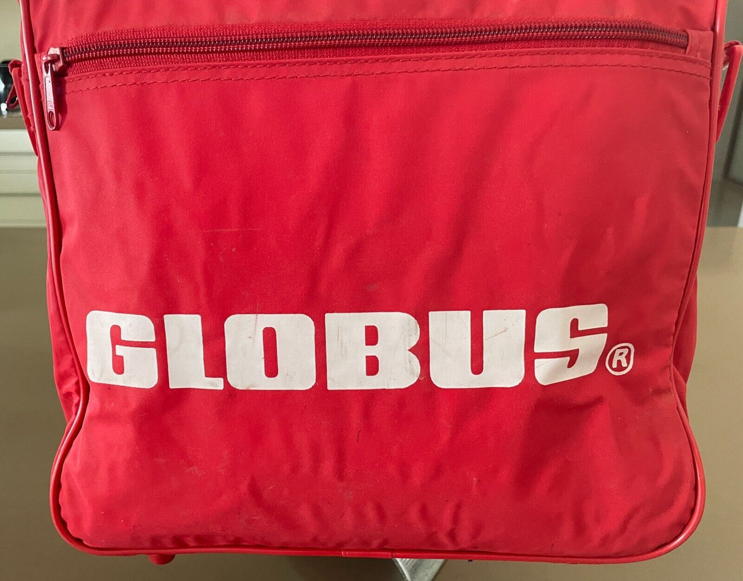 Vintage GLOBUS HOLIDAYS Red & White Trim PVC Carry On/Travel Double Bag Handles