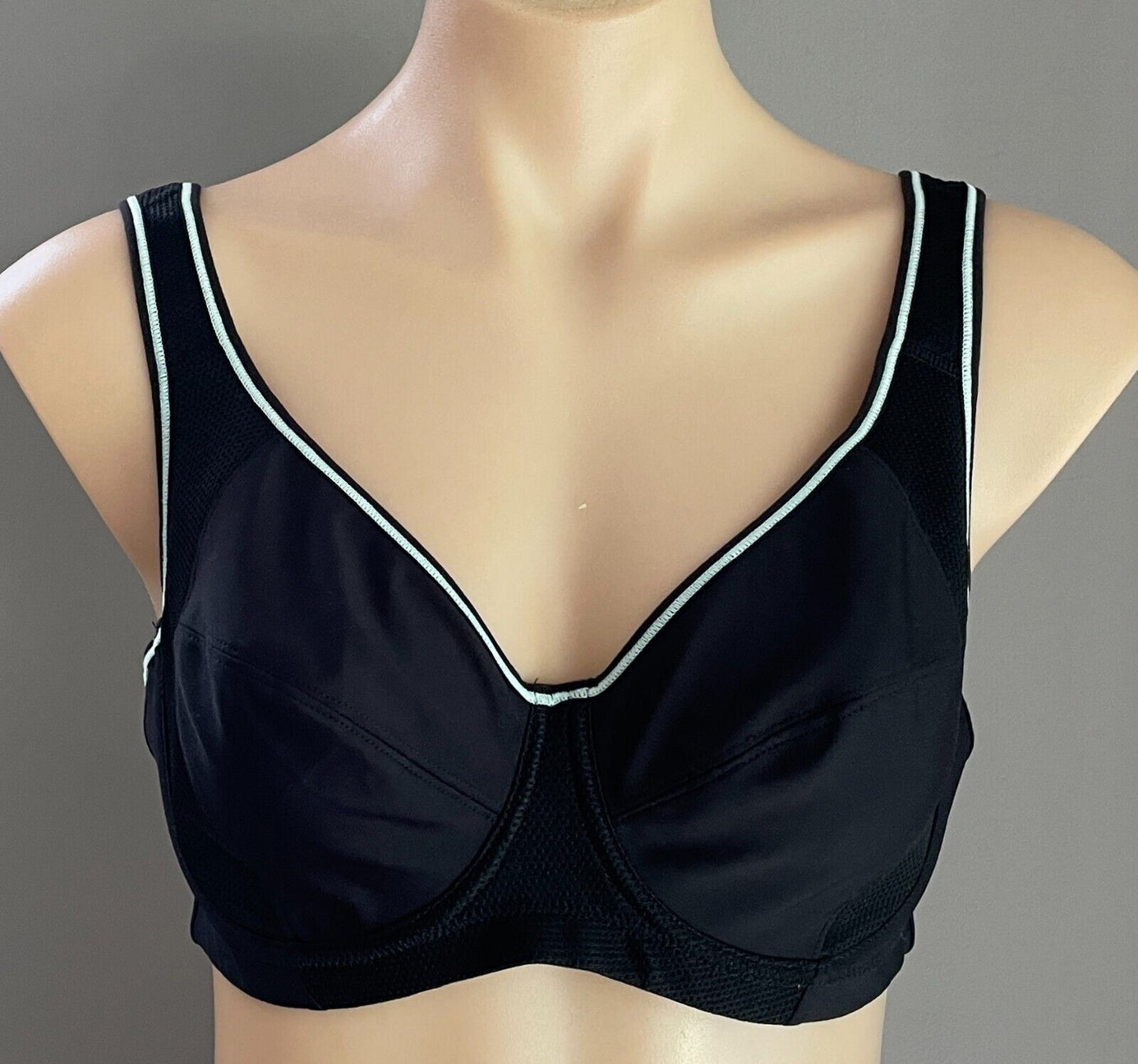CIRCUIT Bra 16C Black & Mint Green Trim Convertible Sports Size 16 C Underwire