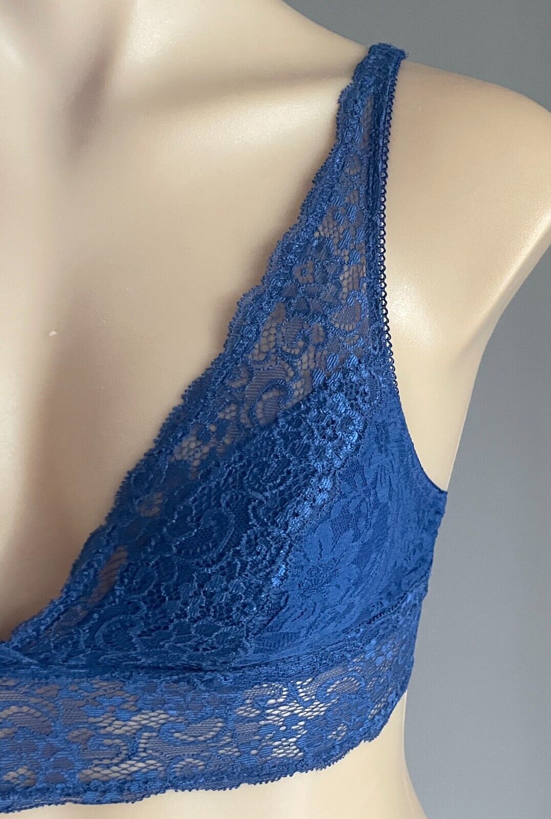 SOMA Blue Lace Plunge Adjustable Straps Bralette Wireless Size 32 AU 10 Bra