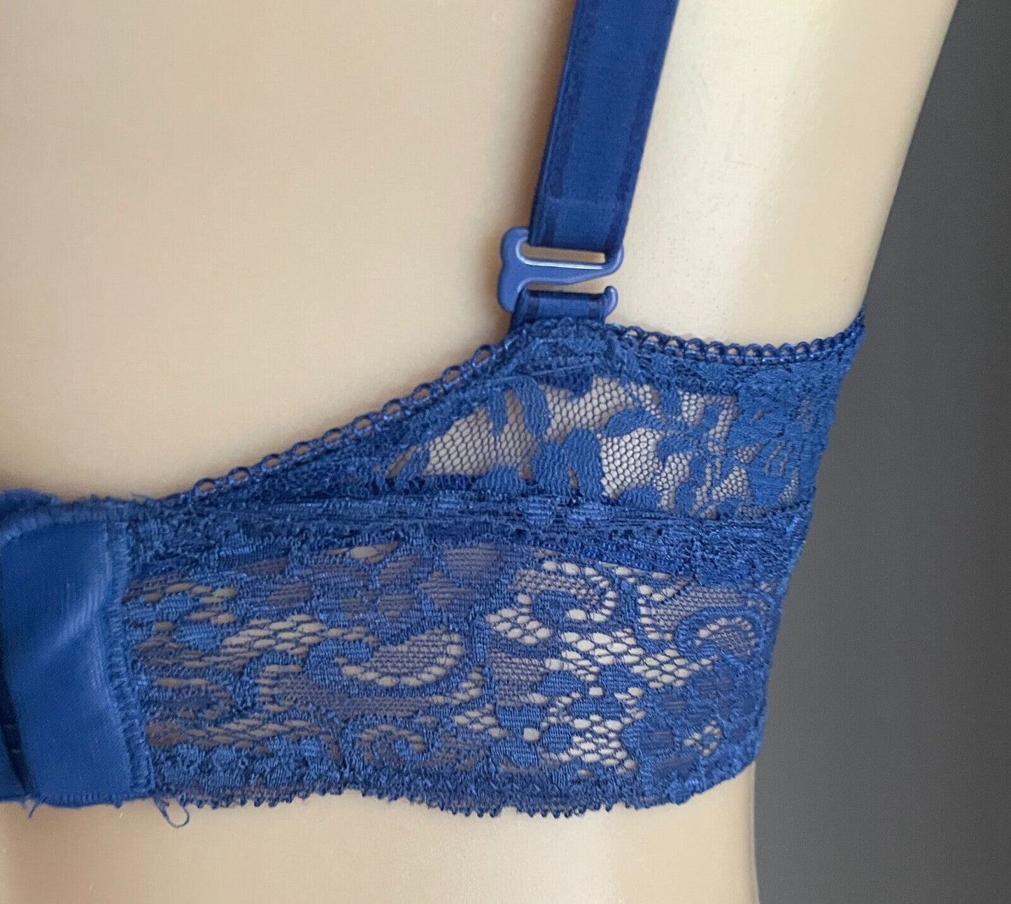 SOMA Blue Lace Plunge Adjustable Straps Bralette Wireless Size 32 AU 10 Bra