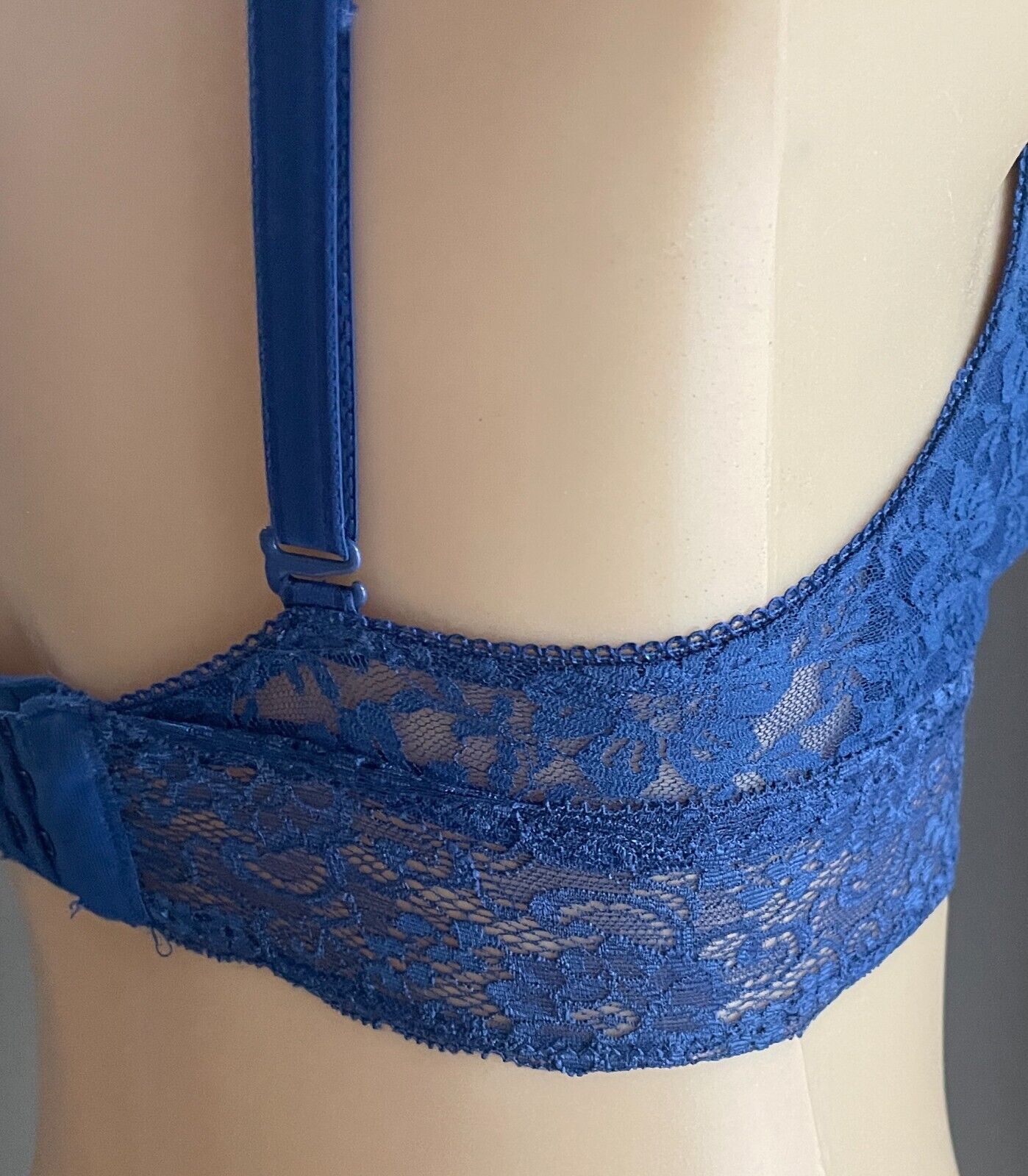 SOMA Blue Lace Plunge Adjustable Straps Bralette Wireless Size 32 AU 10 Bra