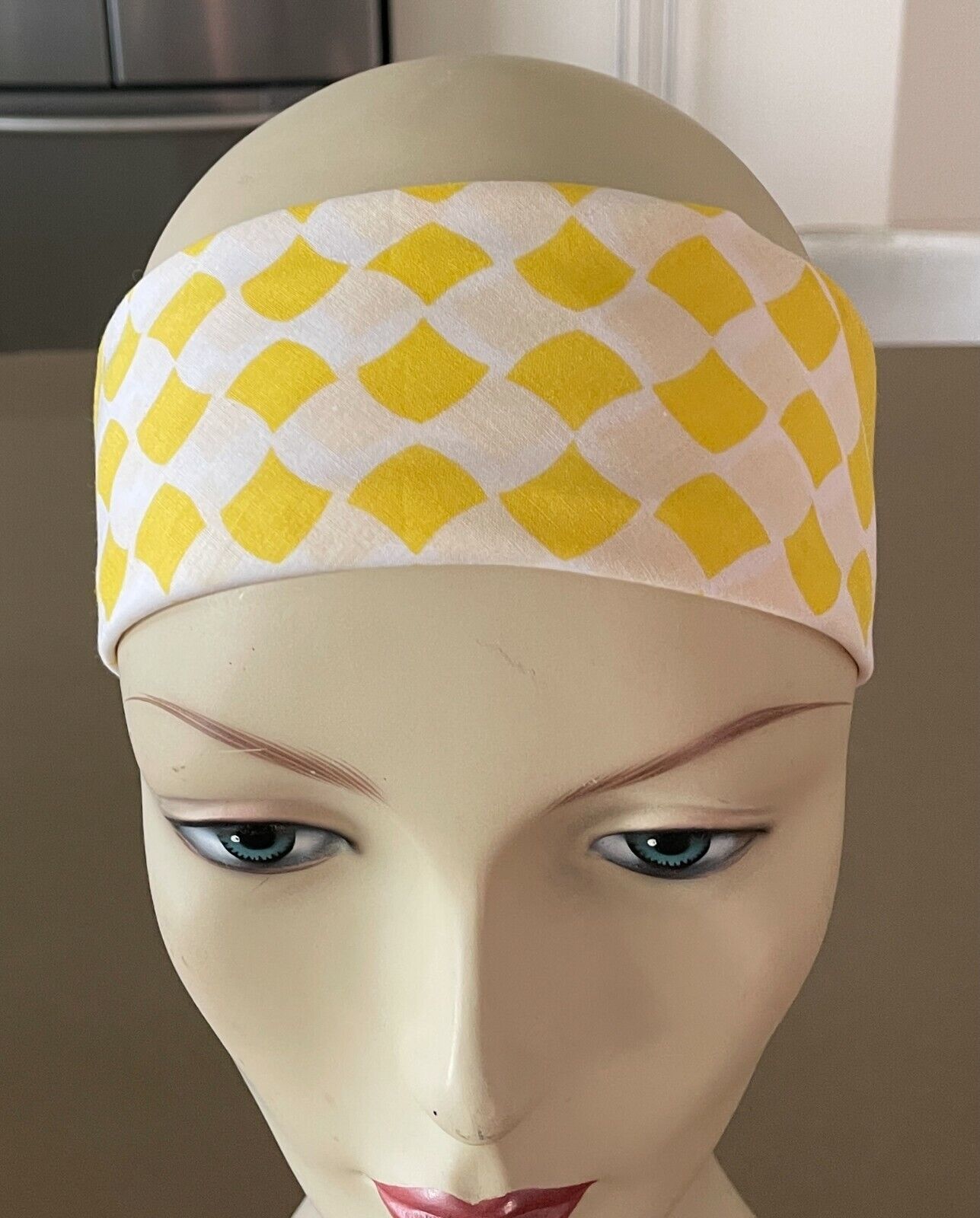 Bandana HEAD Wrap NECK SCARF Yellow & White Square Print Cotton 1950s NEW