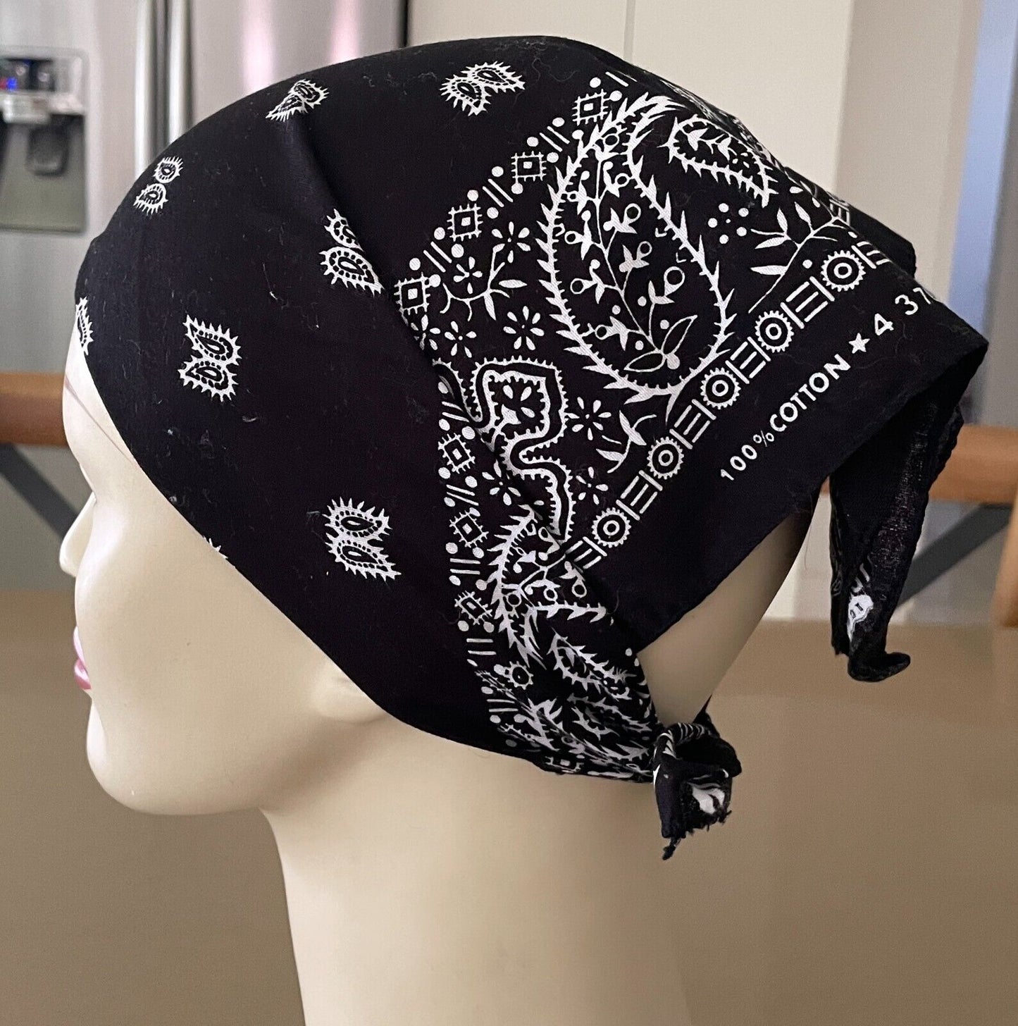 Bandana HEAD SCARF Black & White Paisley Print Neck Wrap  47cm Square NEW