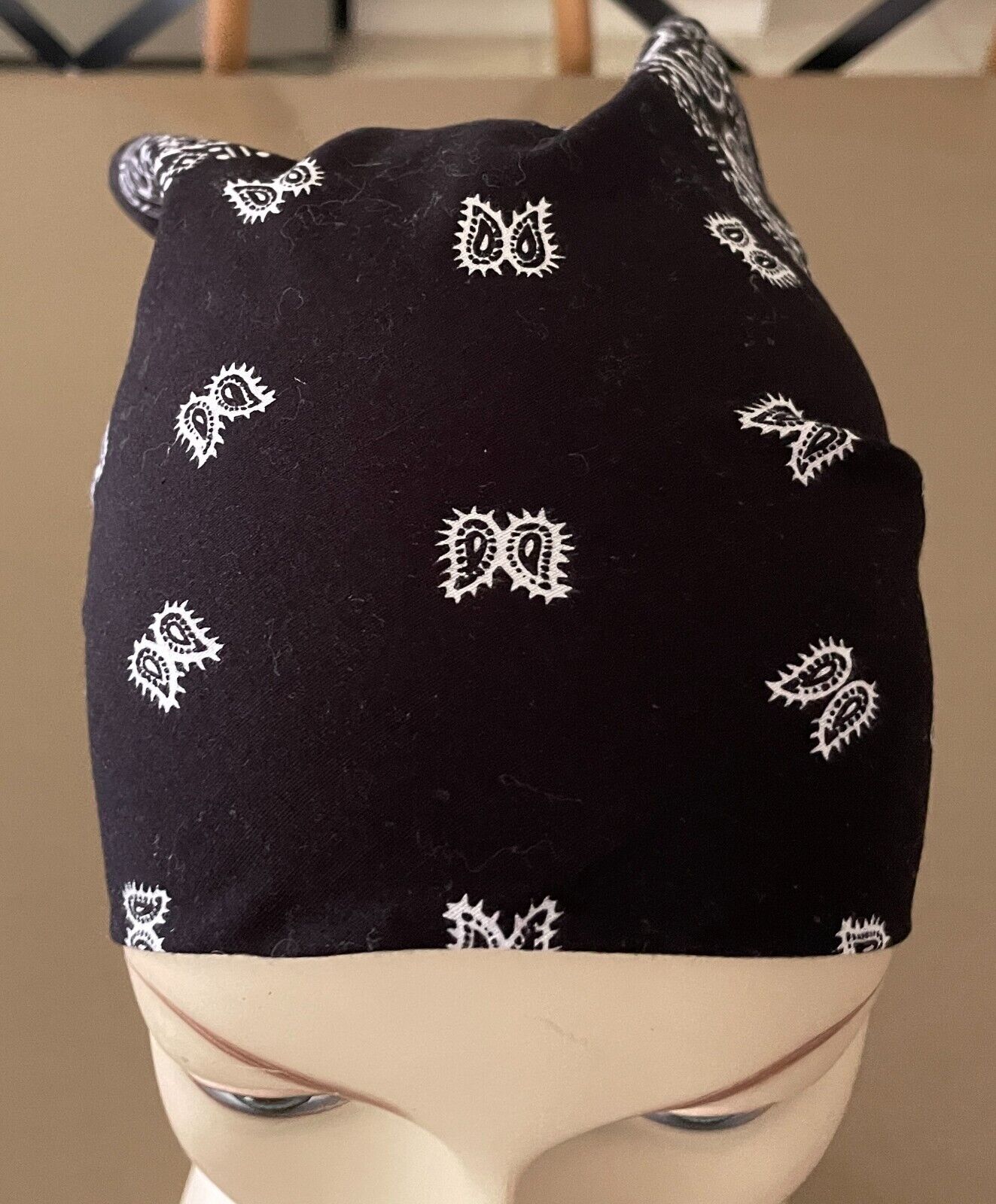 Bandana HEAD SCARF Black & White Paisley Print Neck Wrap  47cm Square NEW