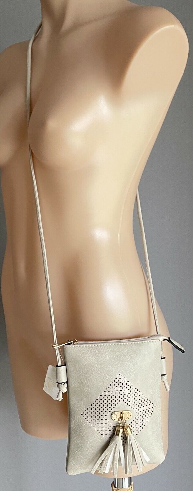 IVYS SHOULDER BAG Off White Pleather Crossbody Handbag w Tassel Trim Ladies NEW