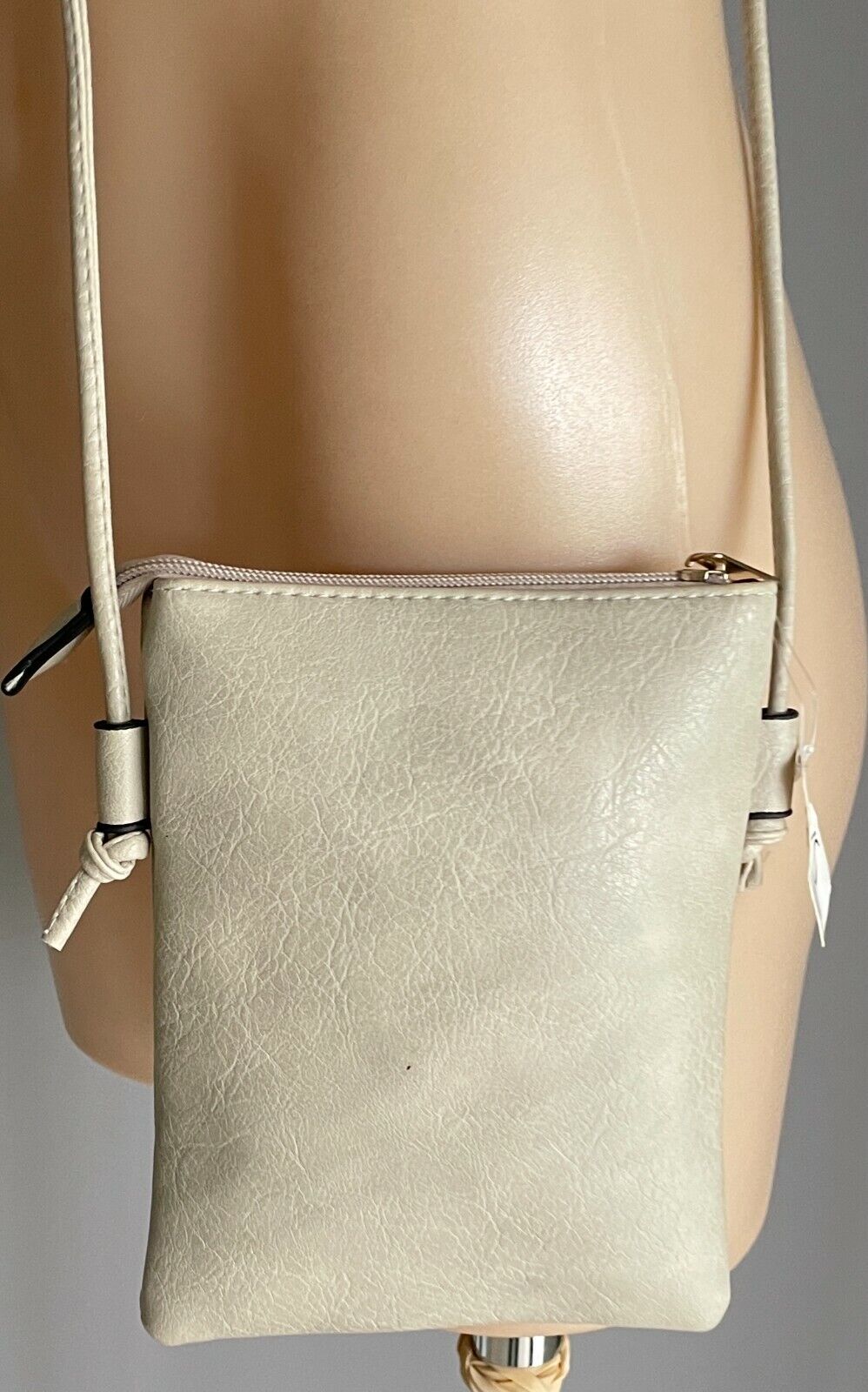 IVYS SHOULDER BAG Off White Pleather Crossbody Handbag w Tassel Trim Ladies NEW