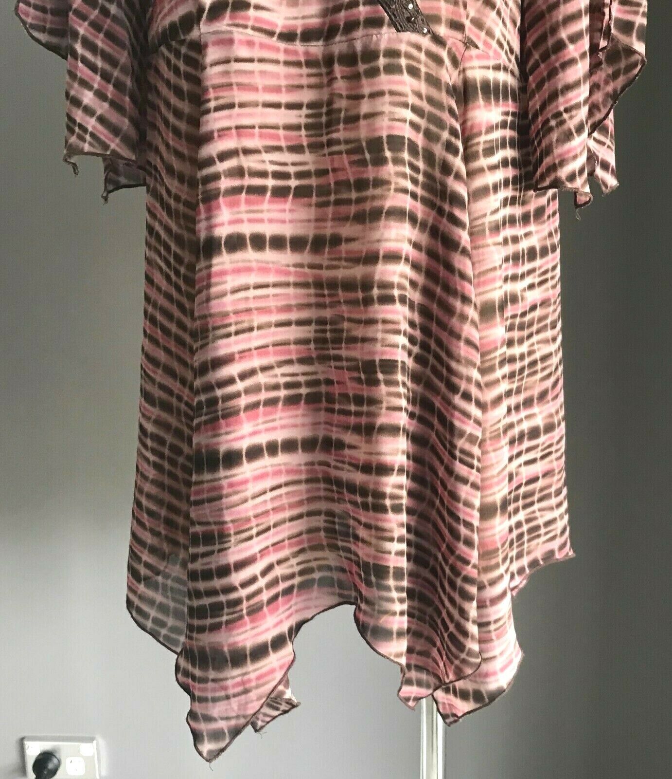 HOT OPTIONS Ladies Top Brown Pink Tie Dye Asymmetric Hem Flutter Sleeve Size 14