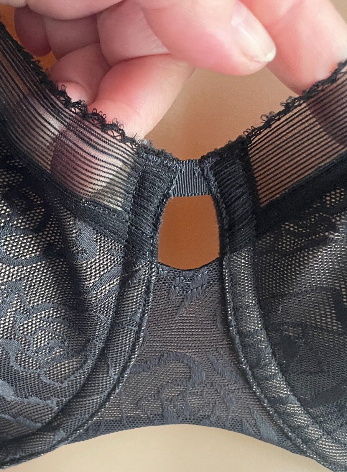 TRIUMPH Bra 18DD Underwire Black Lace Beige Sculpting Sensation Minimiser 18DD