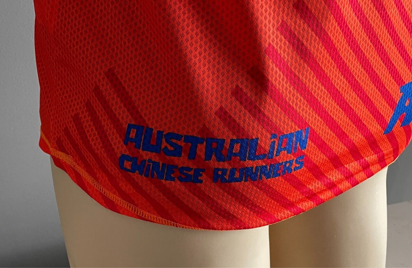 AUSTRALIAN CHINESE RUNNERS Uluru Tour Singlet Size XL Orange Sleeveless
