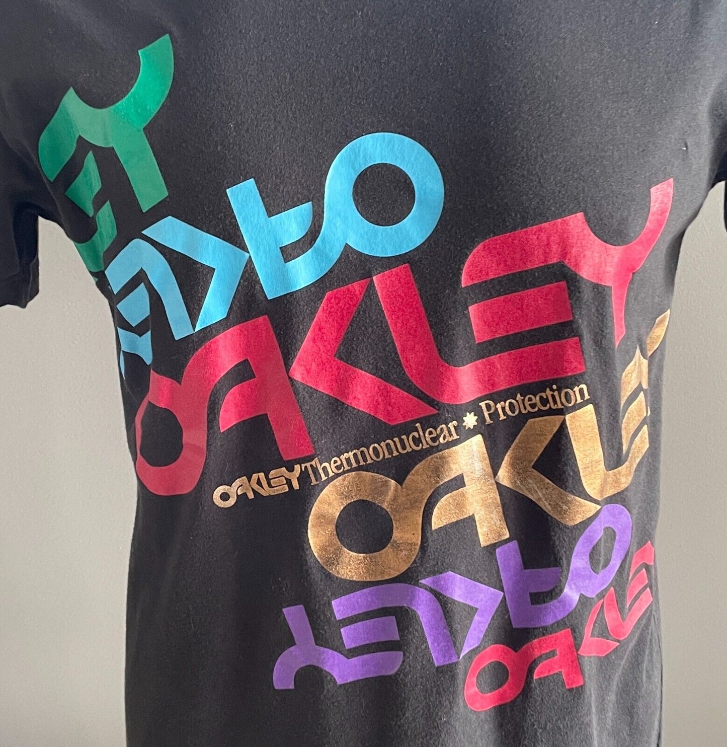 OAKLEY  T-Shirt Vintage Black Thermonuclear Protection Mens  L Multicolour NEW