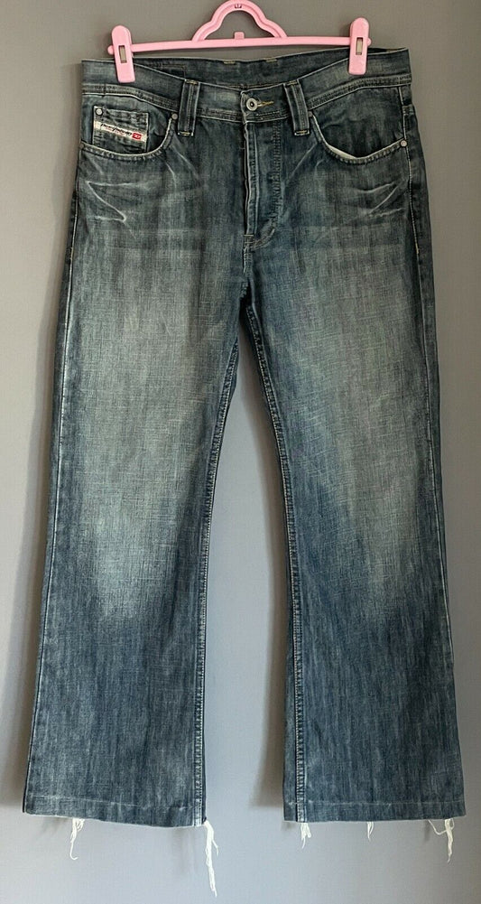 Mens DIESEL Jeans  Blue Denim Faded in Places & Distressed Hems Size 34 Vintage
