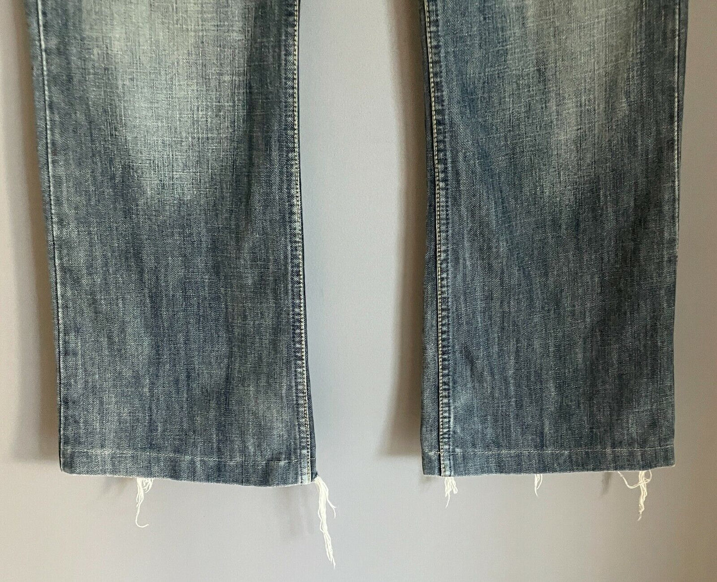Mens DIESEL Jeans  Blue Denim Faded in Places & Distressed Hems Size 34 Vintage