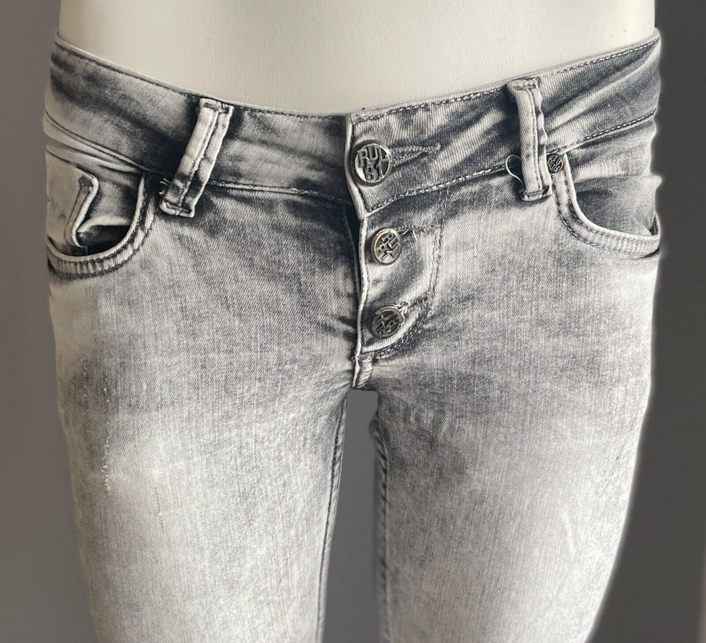 RED BLUE DENIM Black Denim Jeans Stretch Acid Wash  Low Rise Ripped Knee Size 27
