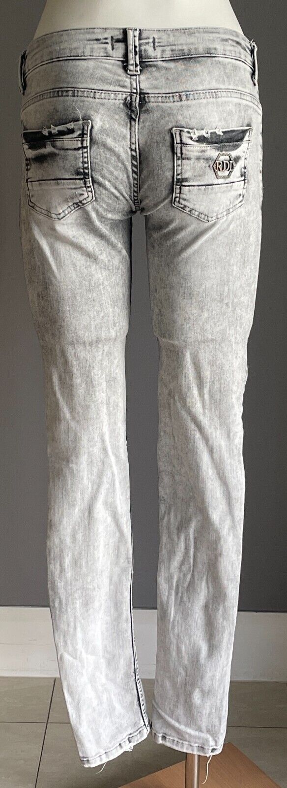 RED BLUE DENIM Black Denim Jeans Stretch Acid Wash  Low Rise Ripped Knee Size 27