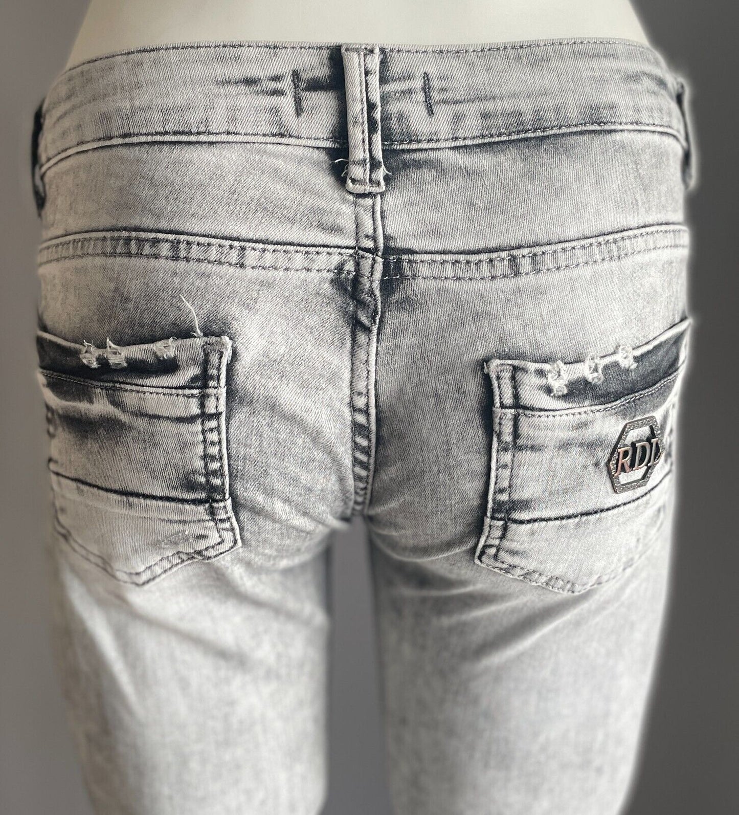 RED BLUE DENIM Black Denim Jeans Stretch Acid Wash  Low Rise Ripped Knee Size 27