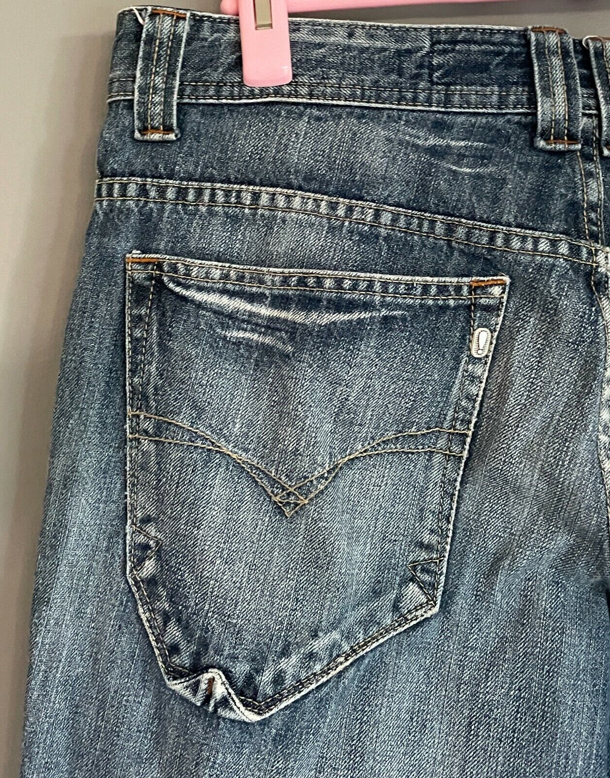 Mens PIONEER Blue Denim Straight Leg Jeans Faded in Parts & Ripped Knee Size 32