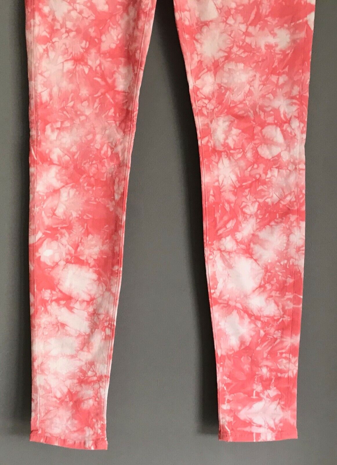 J BRAND TWISTED Denim Jeans CORAL Red Pink Tie Died Stretch Skinny Leg Sz 26 W