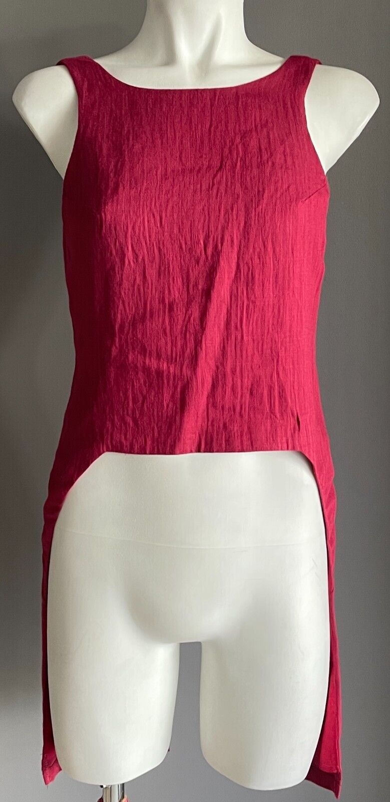 HERE COMES THE SUN Burgundy Sleeveless Hi Low Hem Back Button Top Size 8 NEW