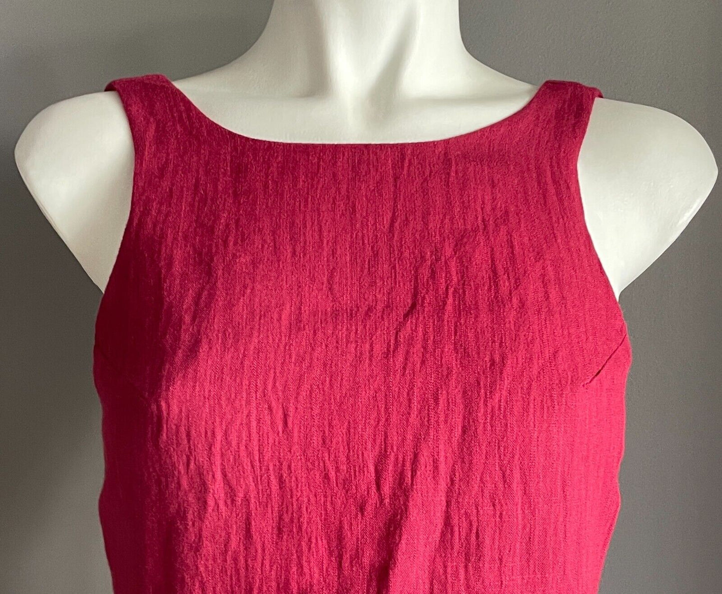 HERE COMES THE SUN Burgundy Sleeveless Hi Low Hem Back Button Top Size 8 NEW