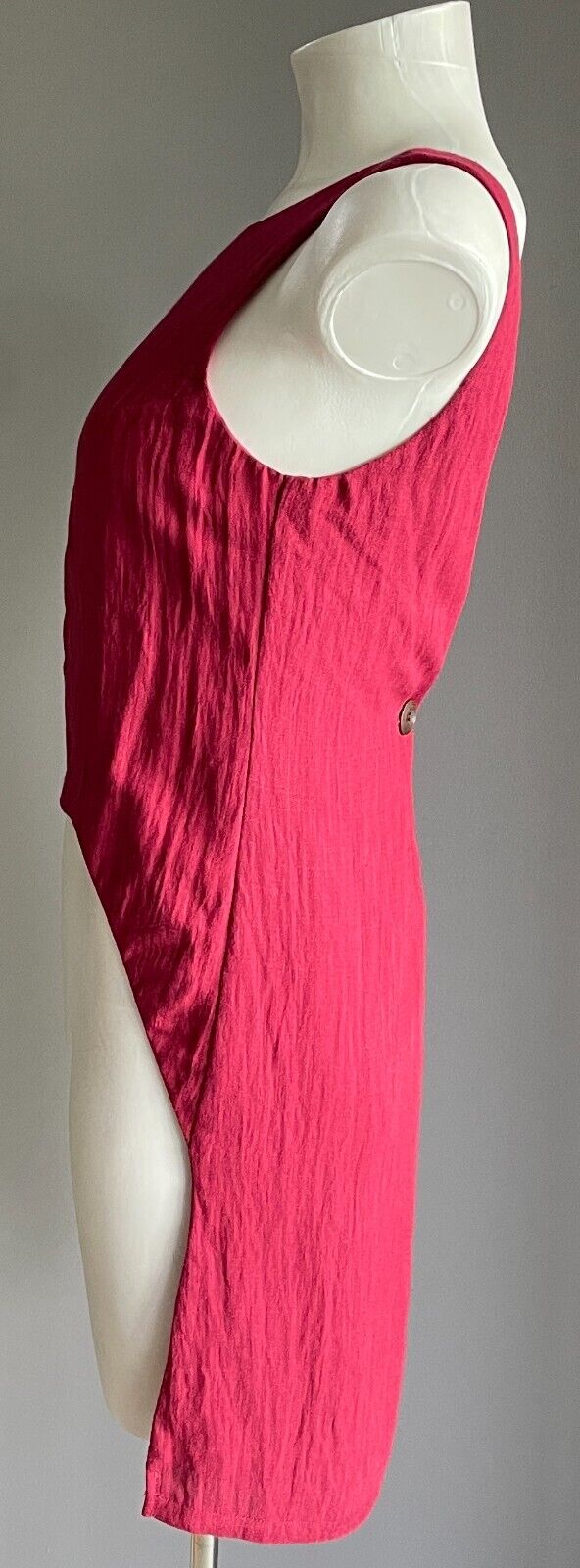 HERE COMES THE SUN Burgundy Sleeveless Hi Low Hem Back Button Top Size 8 NEW