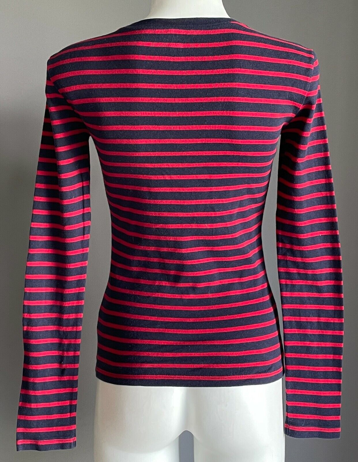 TOMMY HILFIGER Knit Top Navy & Red Stripe Long Sleeve V-Neck  Ladies Size XS 8