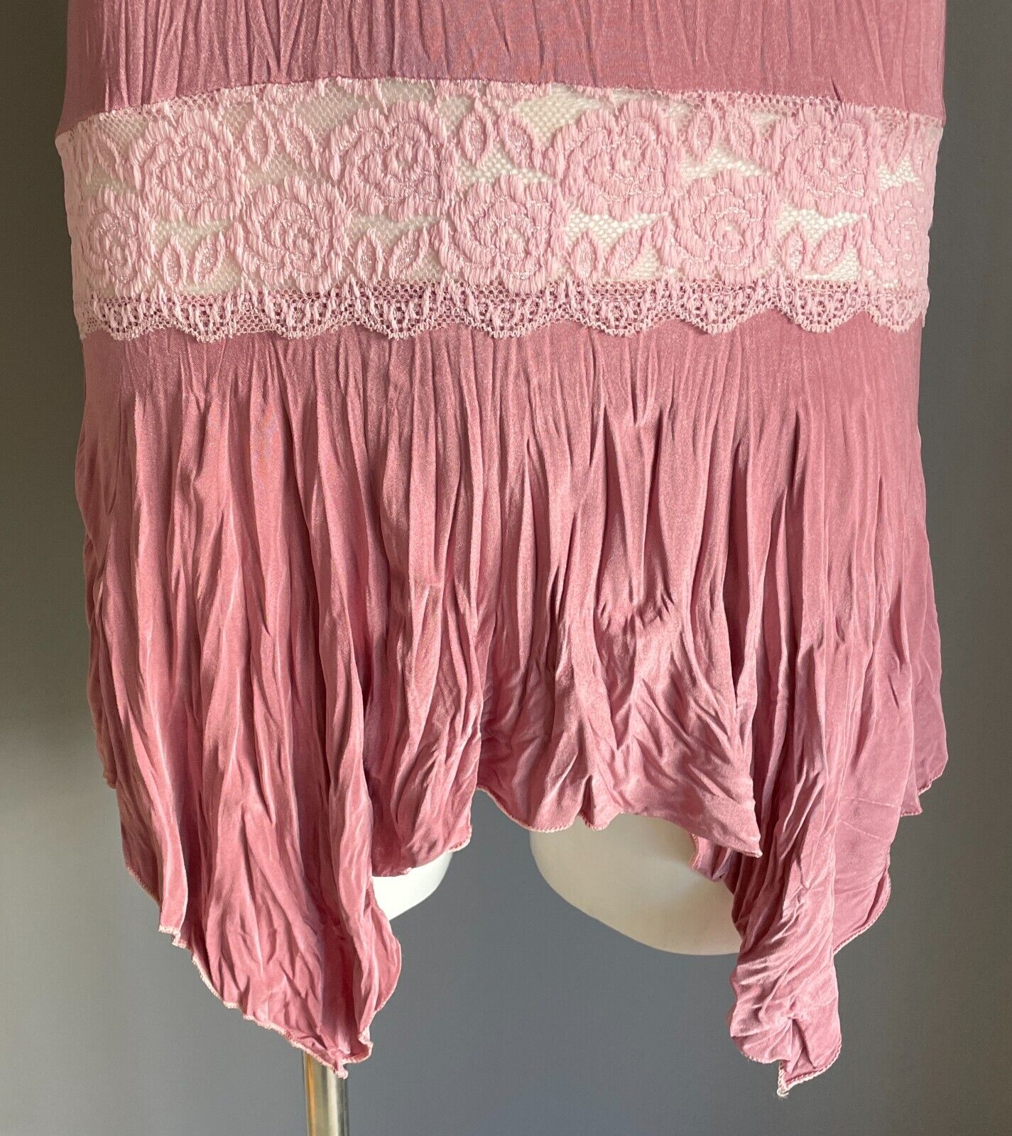 JR GIRL Top Dusty Pink Wrinkle Look Stretch Sleeveless Asymmetric Hem Size 8