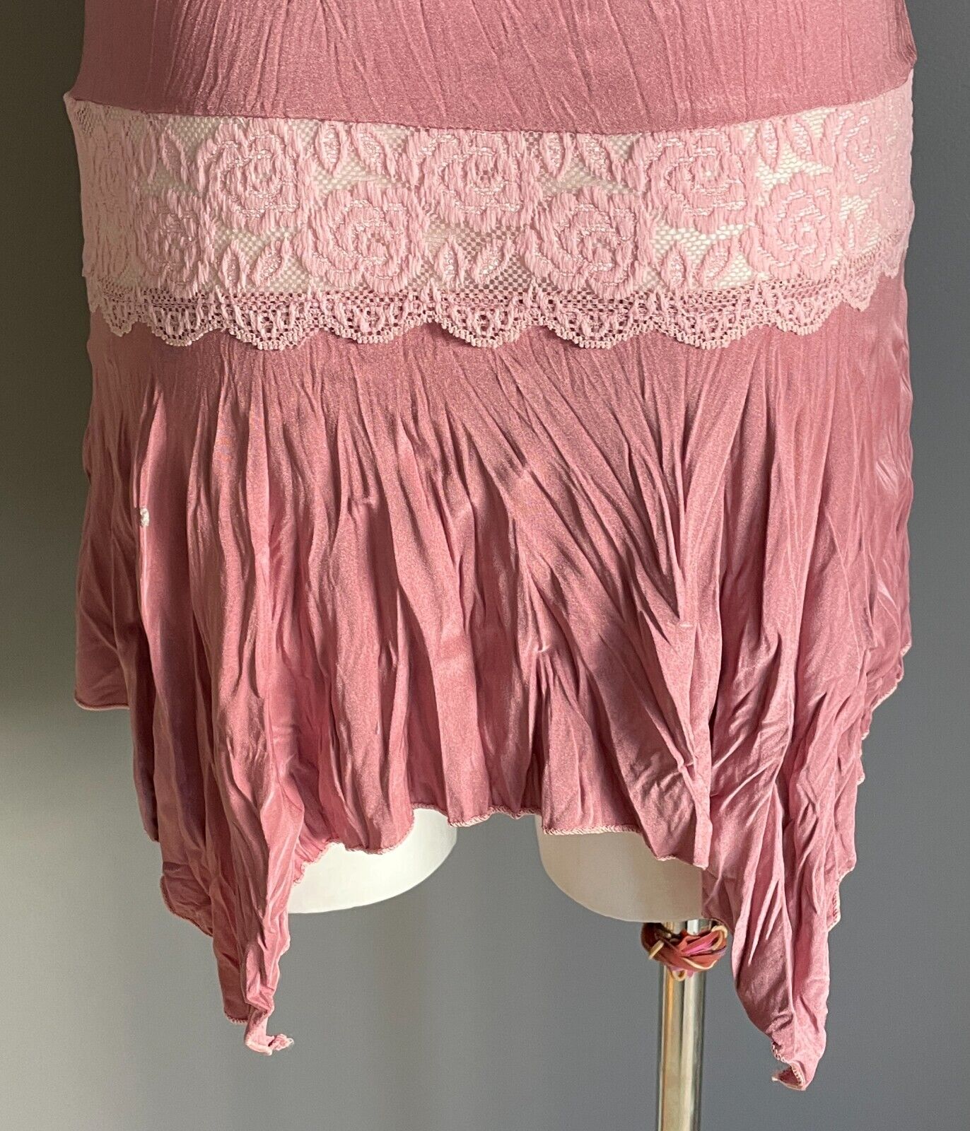 JR GIRL Top Dusty Pink Wrinkle Look Stretch Sleeveless Asymmetric Hem Size 8