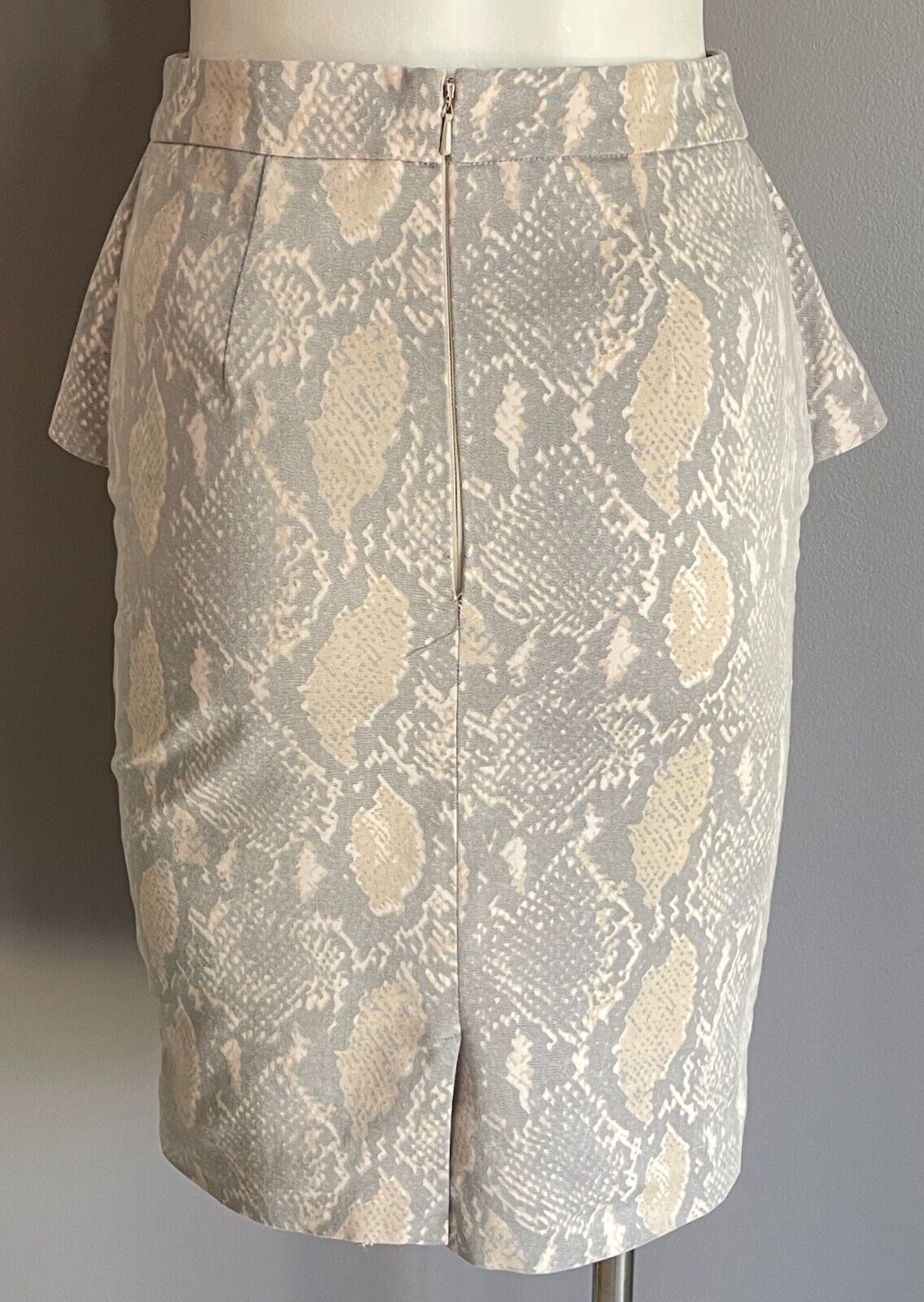 SHEIKE Straight Skirt Taupe Beige Off White Python Print Peplum Waist Size 6 8