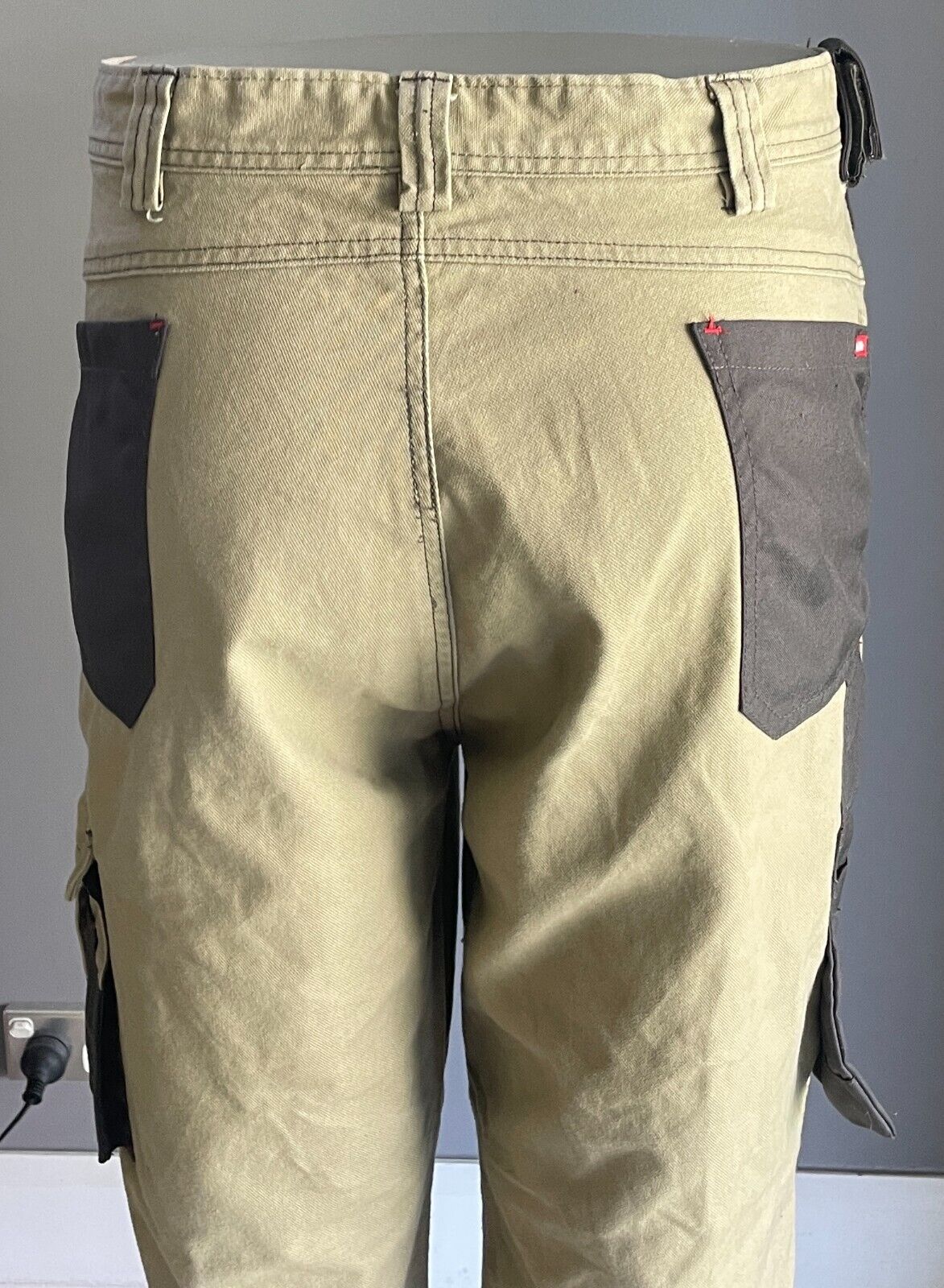 HARD YAKKA Khaki Black Full Length Trousers MeSize 107R Y02902 Cargo Work Pants