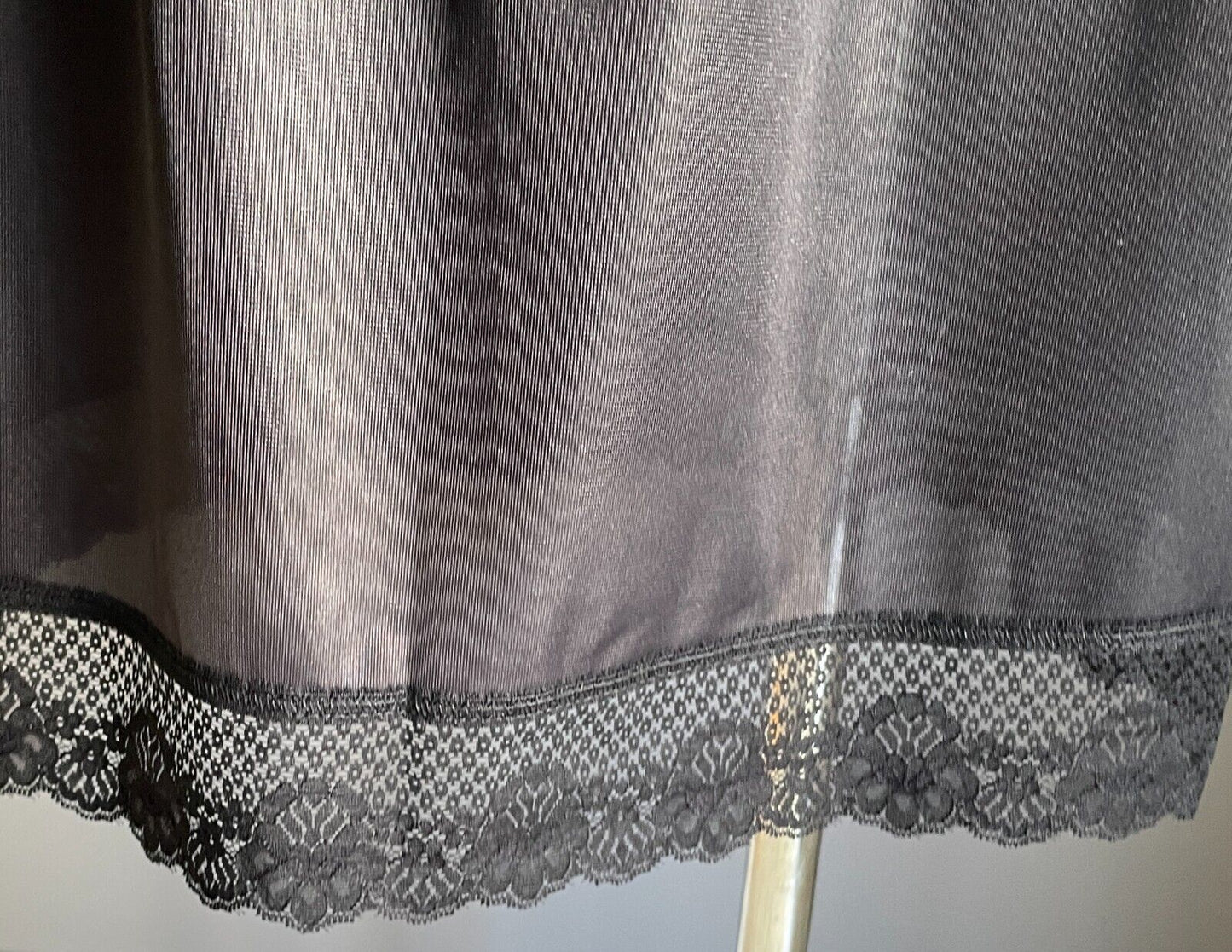 Vintage Half Slip Nylon Black 1/2 Petticoat Elastic Waist Lace Hem Size 14