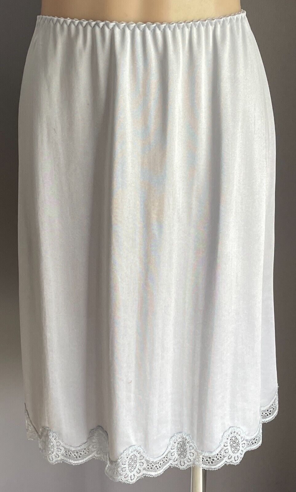 WARNERS Half Slip Light Blue 1/2 Petticoat Elastic Waist Lace Trim Hem Size 12