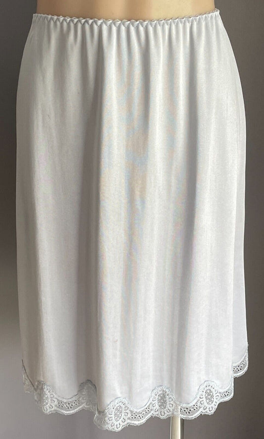 WARNERS Half Slip Light Blue 1/2 Petticoat Elastic Waist Lace Trim Hem Size 12