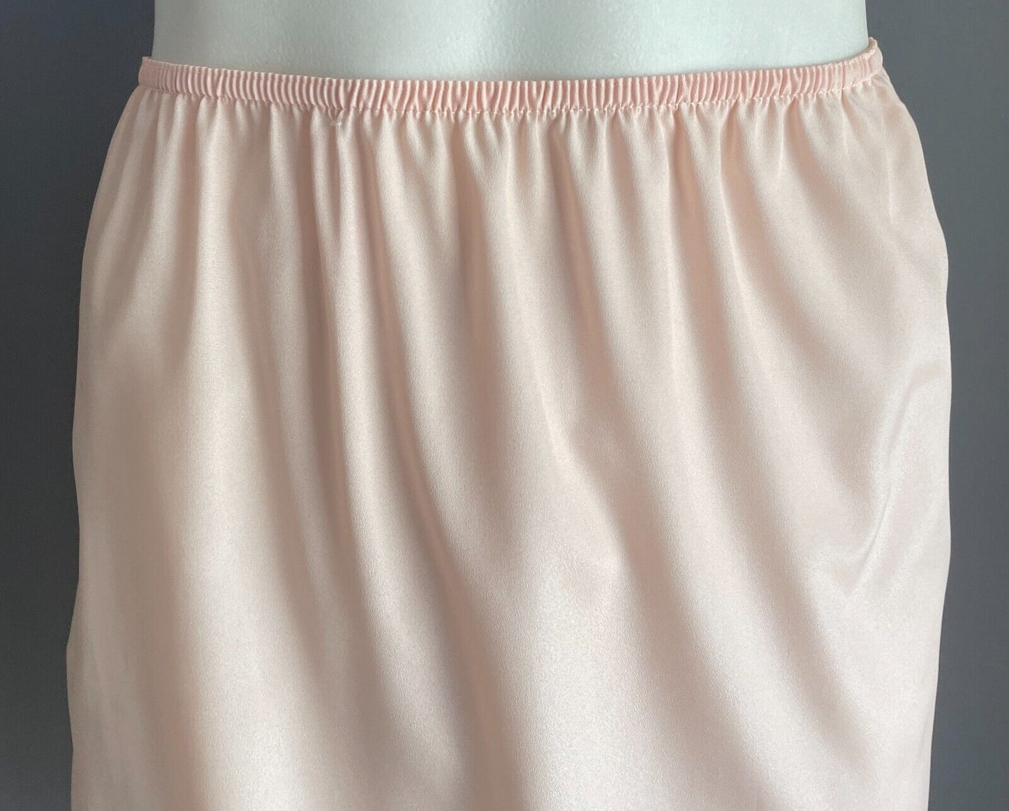 Half Slip Beige 1/2 Petticoat Elastic Waist Lace Hem Side Slit Size 8 NO stretch