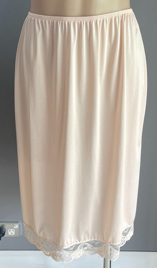 KAYSER Half Slip Petticoat Beige Elastic Waist Anti-Static Nylon Lace Hem Sze 14